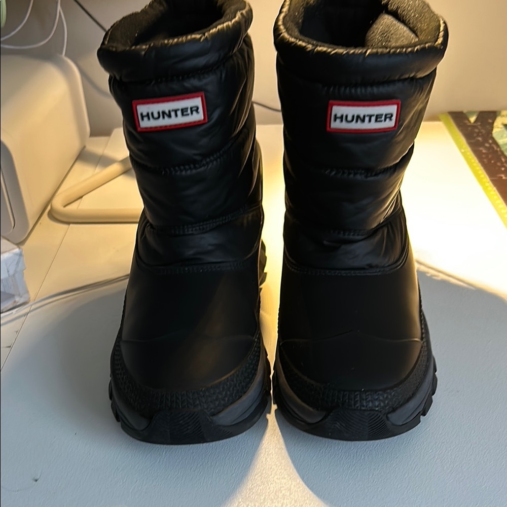 Hunter Black Winter Boots with Quilted Upper and Sturdy Sole